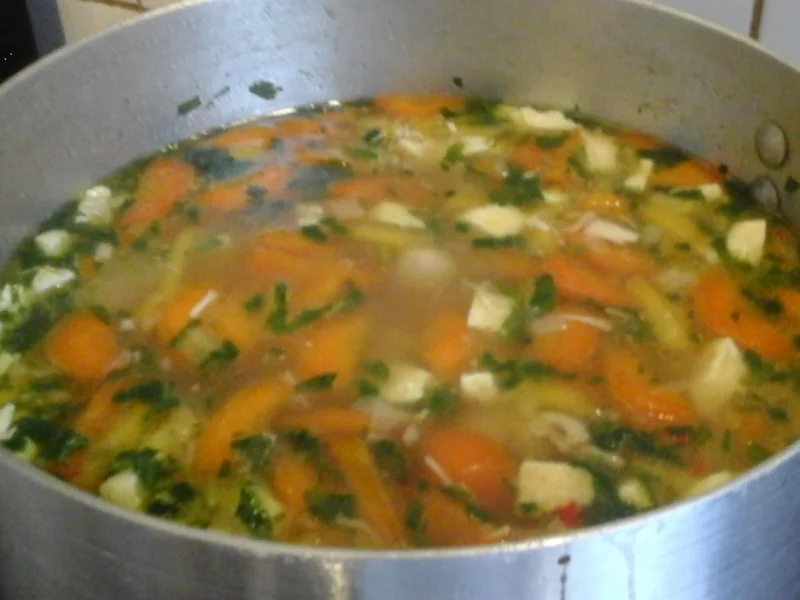 Hühnersuppe mit Gemüseeinlage - Rezept - Bild Nr. 4655