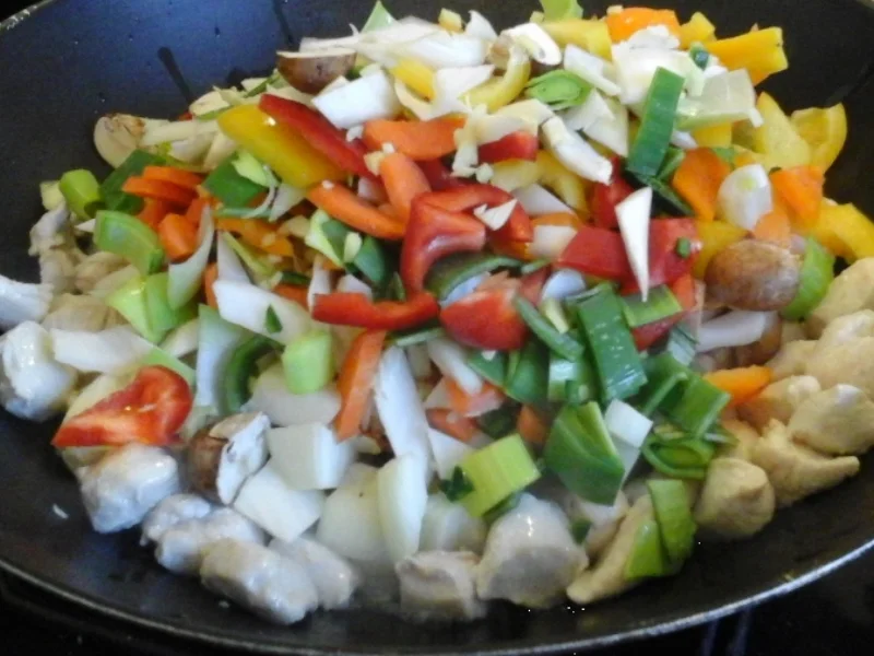 Rezept: Hähnchenbrustfiletcurry mit Gemüse im Wok Bild Nr. 4654 Hähnchenbrustfiletcurry mit Gemüse im Wok - Rezept - Bild Nr. 4654