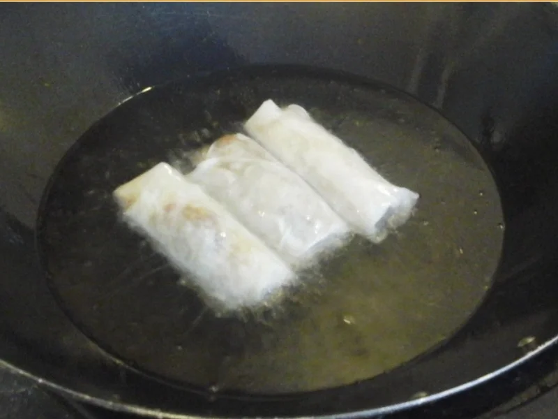 Frühlingsrollen mit Rindermett und Weißkohl - Rezept - Bild Nr. 4660