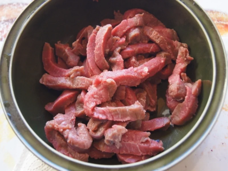 Rindfleisch mit Gemüse im Wok und Weizennudeln - Rezept - Bild Nr. 4652