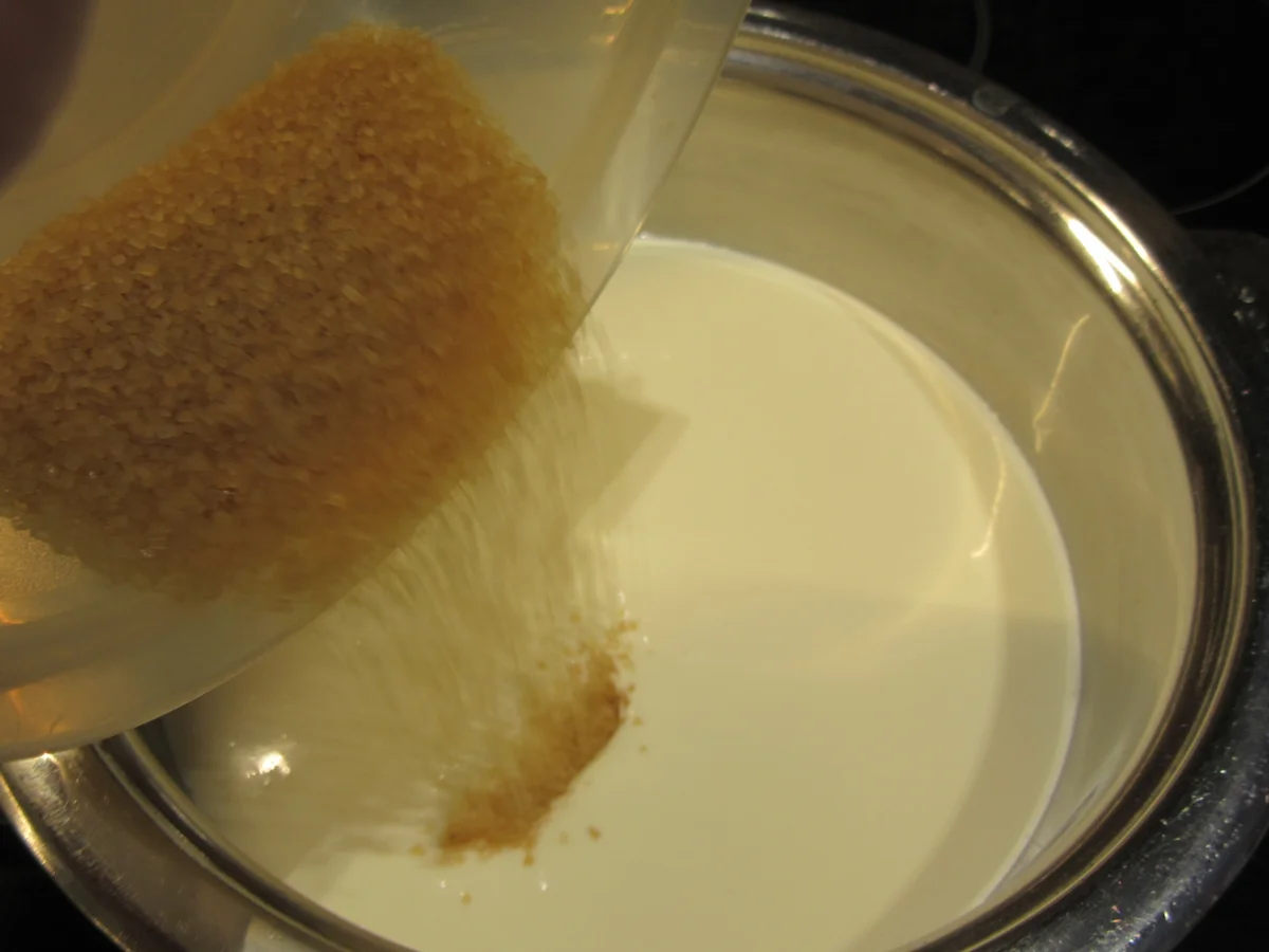 Rezept: Backen: Weihnachtliche Biskuitrolle mit Glühwein-Pannacotta Bild Nr. 4667 Backen: Weihnachtliche Biskuitrolle mit Glühwein-Pannacotta - Rezept - Bild Nr. 4667