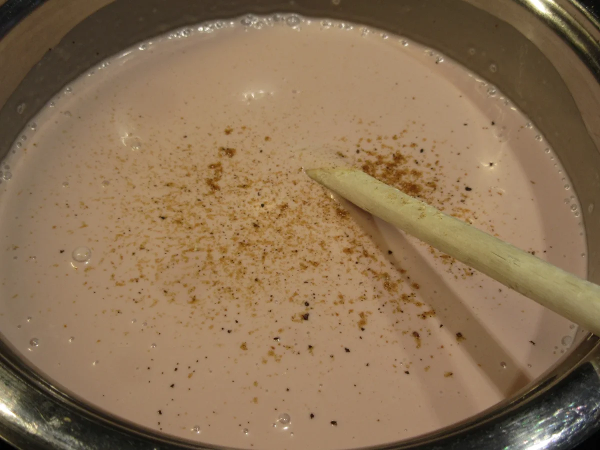 Rezept: Backen: Weihnachtliche Biskuitrolle mit Glühwein-Pannacotta Bild Nr. 4669 Backen: Weihnachtliche Biskuitrolle mit Glühwein-Pannacotta - Rezept - Bild Nr. 4669