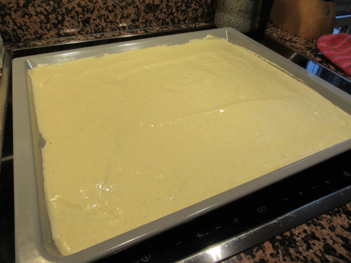 Rezept: Backen: Weihnachtliche Biskuitrolle mit Glühwein-Pannacotta Bild Nr. 4673 Backen: Weihnachtliche Biskuitrolle mit Glühwein-Pannacotta - Rezept - Bild Nr. 4673