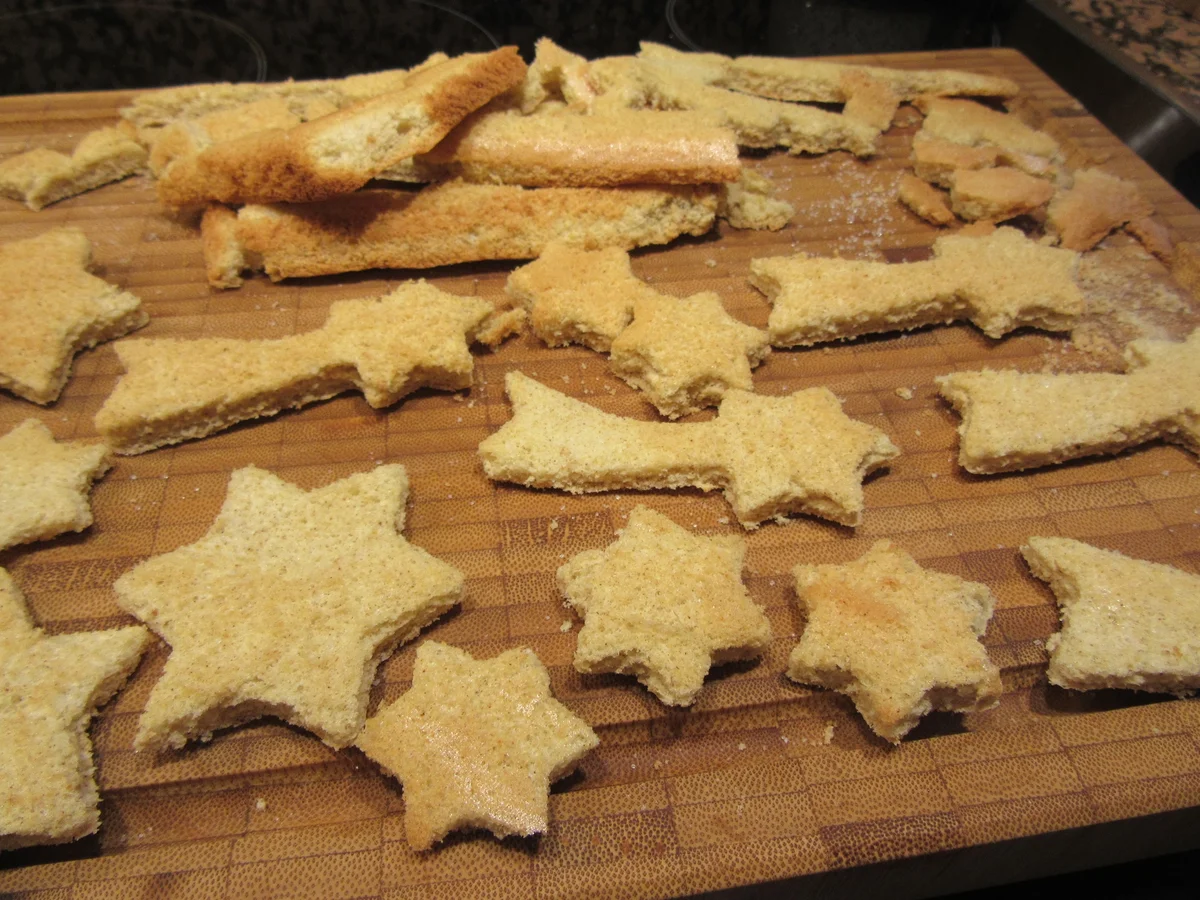 Rezept: Backen: Weihnachtliche Biskuitrolle mit Glühwein-Pannacotta Bild Nr. 4678 Backen: Weihnachtliche Biskuitrolle mit Glühwein-Pannacotta - Rezept - Bild Nr. 4678