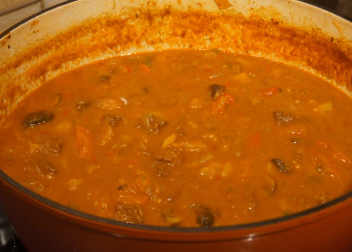 Rindergulasch ( Suppe )  mit Gemüsemix, Brokkoli und Kartoffeln - Rezept - Bild Nr. 4720