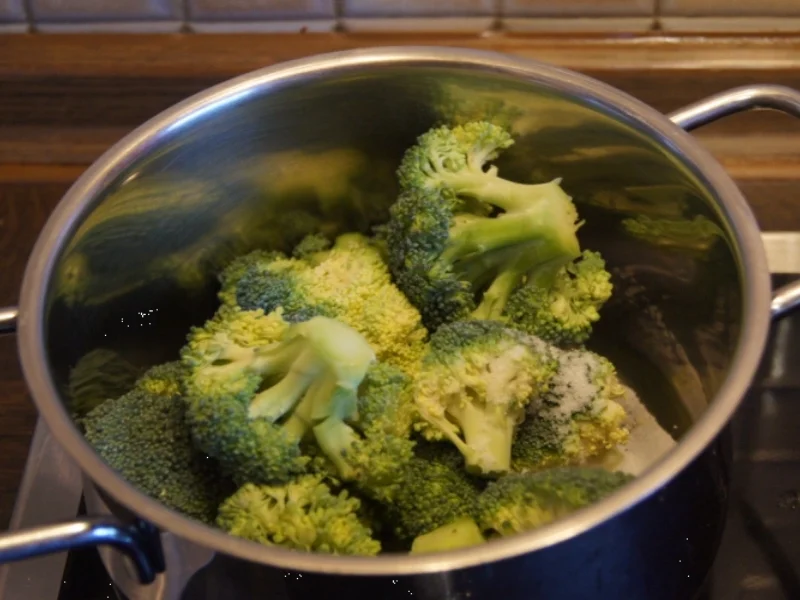 Rindergulasch ( Suppe )  mit Gemüsemix, Brokkoli und Kartoffeln - Rezept - Bild Nr. 4722