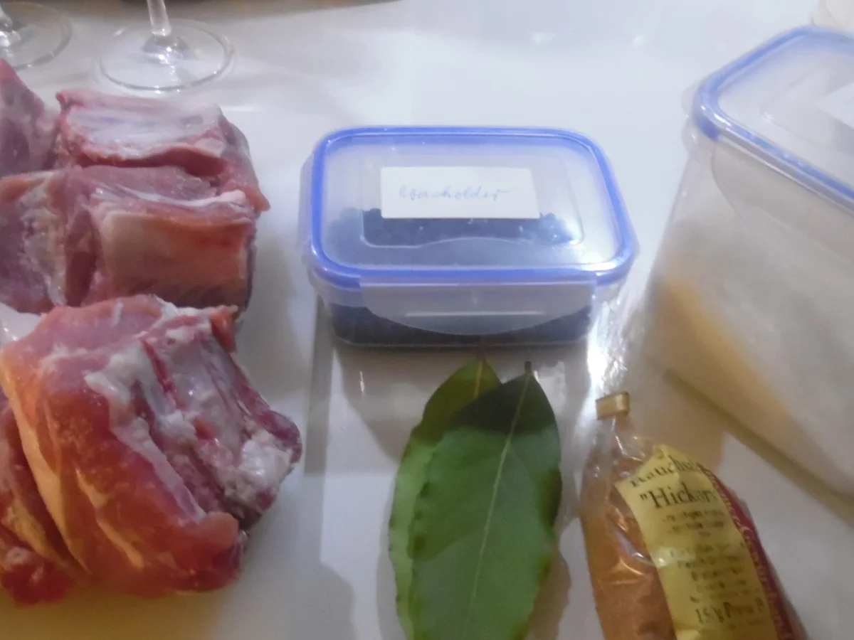 Rezept: Gepökelte, würzige Schweine-Rippe aus dem Ofen Bild Nr. 4716 Gepökelte, würzige Schweine-Rippe aus dem Ofen - Rezept - Bild Nr. 4716