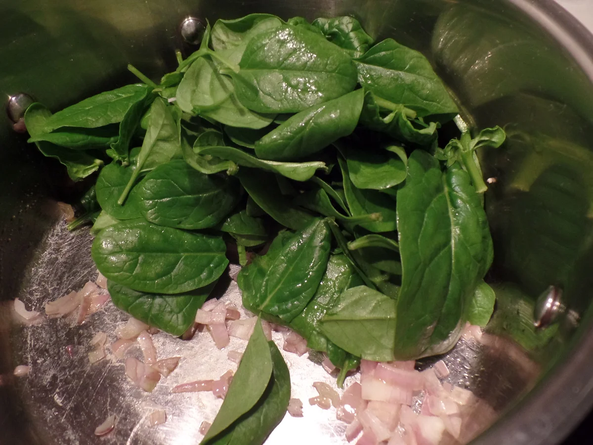 Rezept: Filetspitzen mit Kokos-Curry Sauce , Maispuffer und Spinat Bild Nr. 4719 Filetspitzen mit Kokos-Curry Sauce , Maispuffer und Spinat - Rezept - Bild Nr. 4719