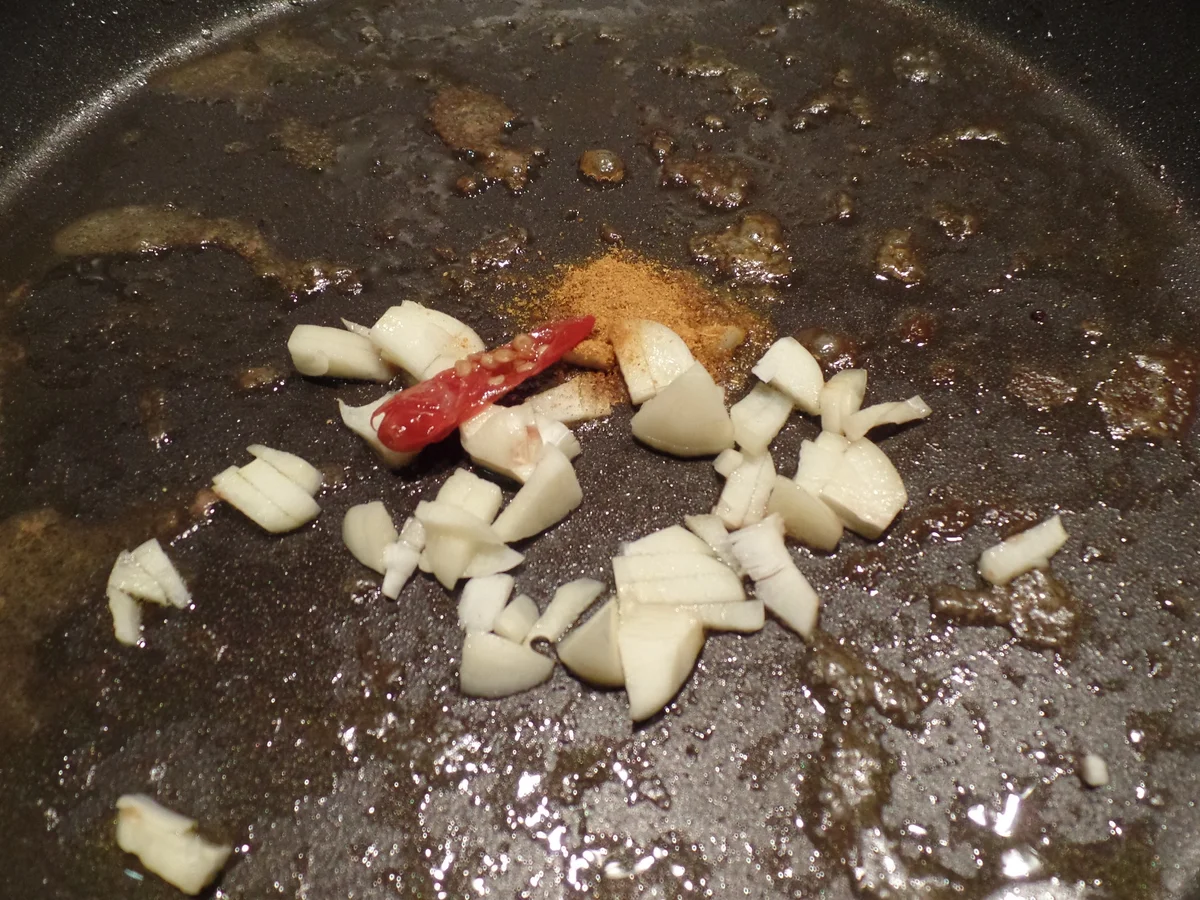 Rezept: Filetspitzen mit Kokos-Curry Sauce , Maispuffer und Spinat Bild Nr. 4724 Filetspitzen mit Kokos-Curry Sauce , Maispuffer und Spinat - Rezept - Bild Nr. 4724