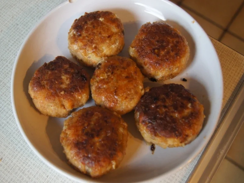 Fleischpflanzerl mit Sauce, Butterbohnen und Drillingen - Rezept - Bild Nr. 4714