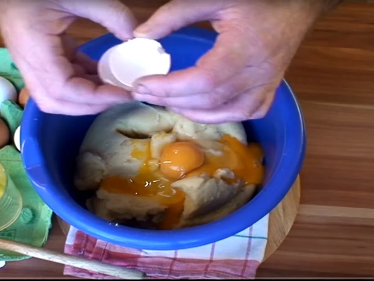 Rezept: Mazu12 - Rezept für Windbeutel mit Eiweißcreme. Bild Nr. 4725 Mazu12 - Rezept für Windbeutel mit Eiweißcreme. - Rezept - Bild Nr. 4725