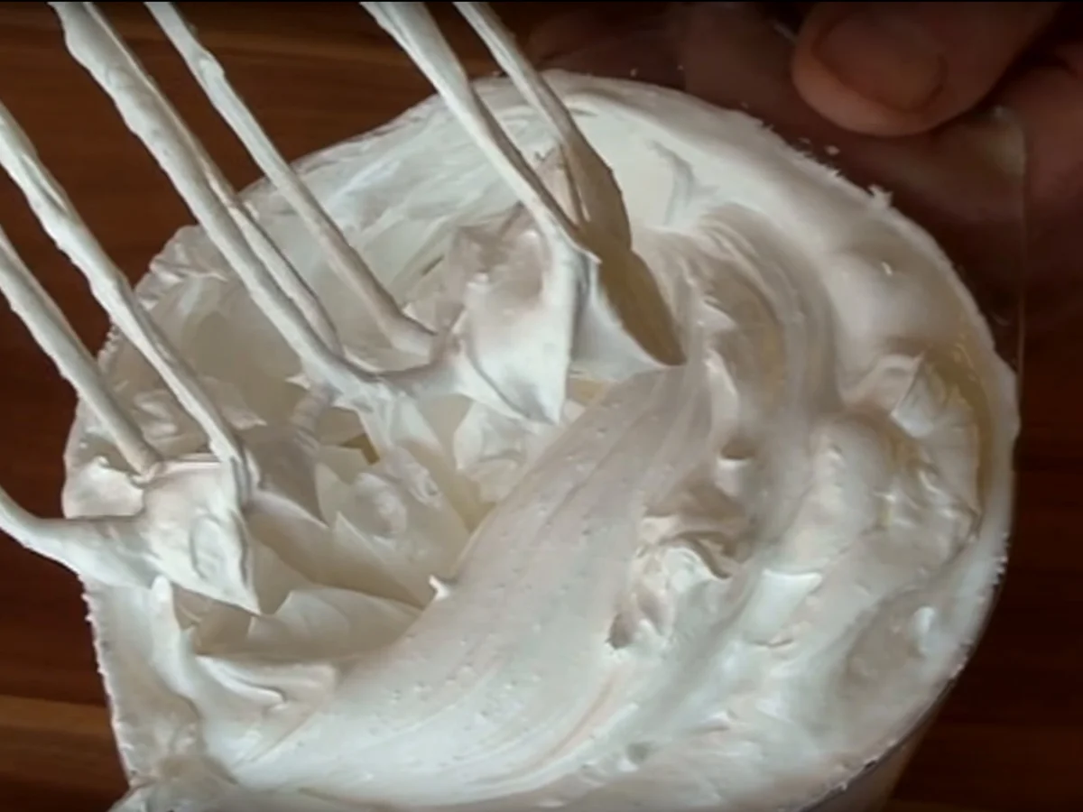 Rezept: Mazu12 - Rezept für Windbeutel mit Eiweißcreme. Bild Nr. 4728 Mazu12 - Rezept für Windbeutel mit Eiweißcreme. - Rezept - Bild Nr. 4728