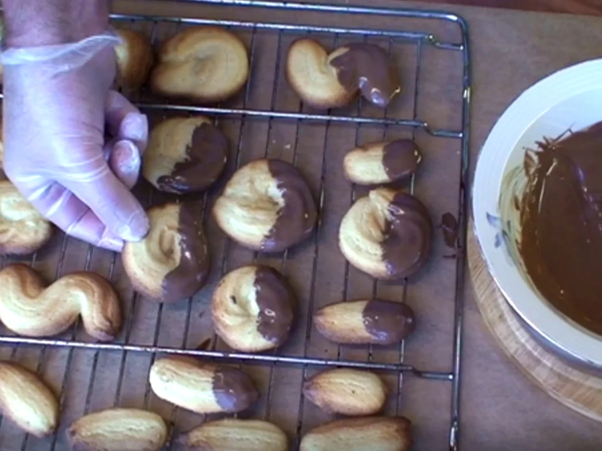 Rezept: Raffinierte Marzipan Plätzchen / Kekse Bild Nr. 4728 Raffinierte Marzipan Plätzchen / Kekse - Rezept - Bild Nr. 4728