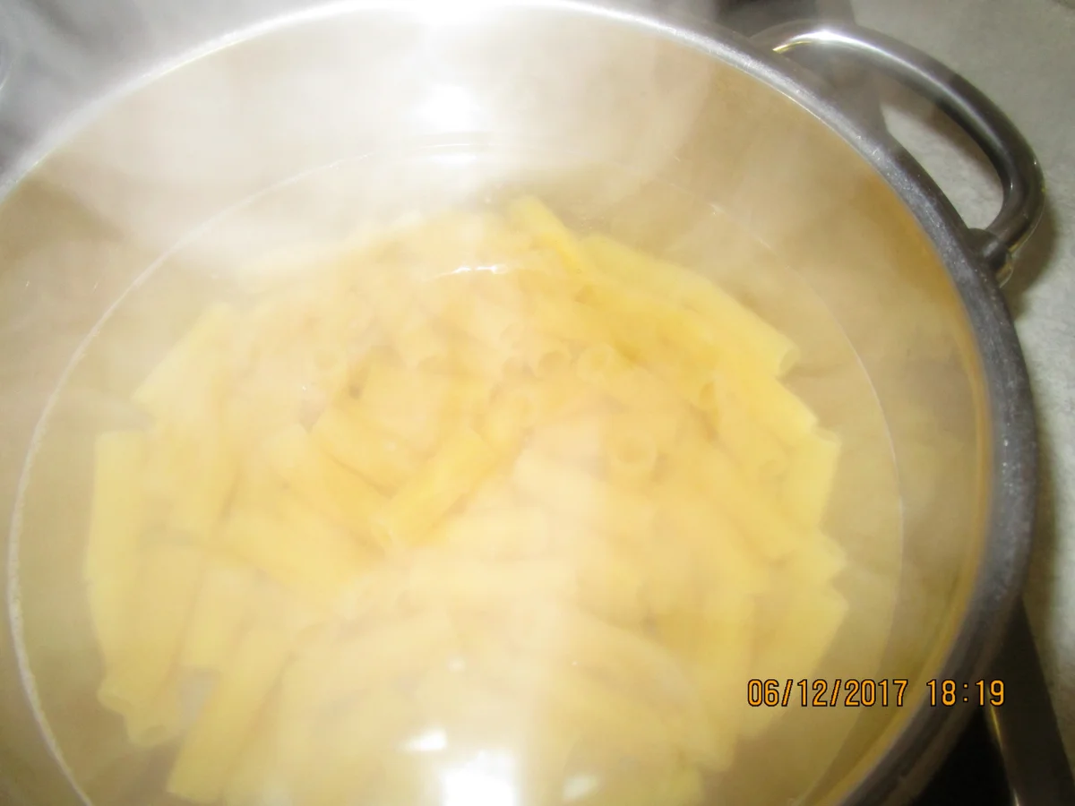 Rezept: Tortiglioni mit Thunfisch Bild Nr. 4738 Tortiglioni mit Thunfisch - Rezept - Bild Nr. 4738