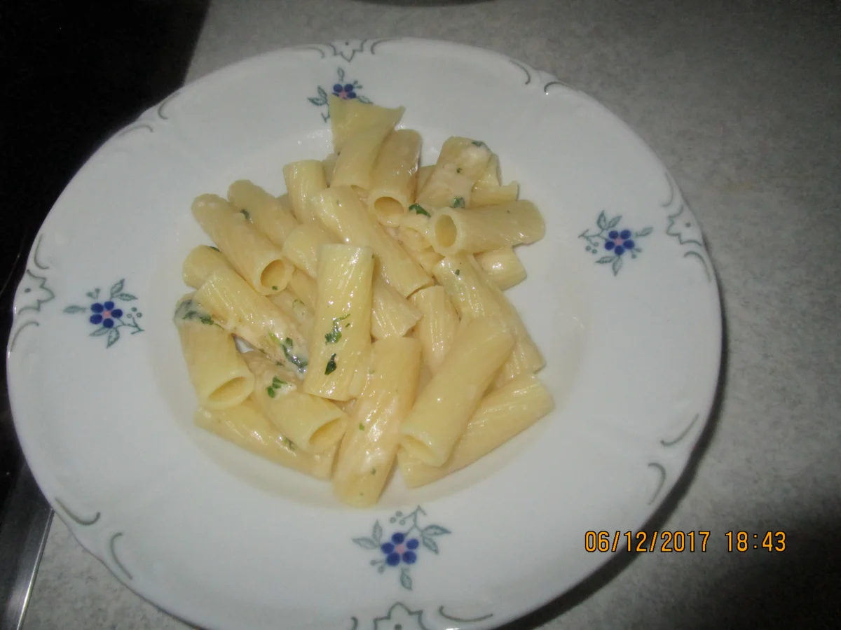 Rezept: Tortiglioni mit Thunfisch Bild Nr. 4741 Tortiglioni mit Thunfisch - Rezept - Bild Nr. 4741