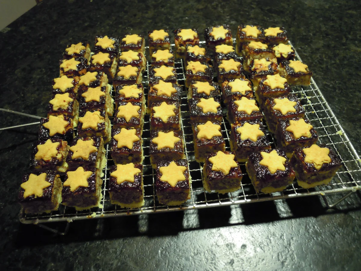 Ungarische Würfel mit Mandelgewürzteig - Rezept - Bild Nr. 4746