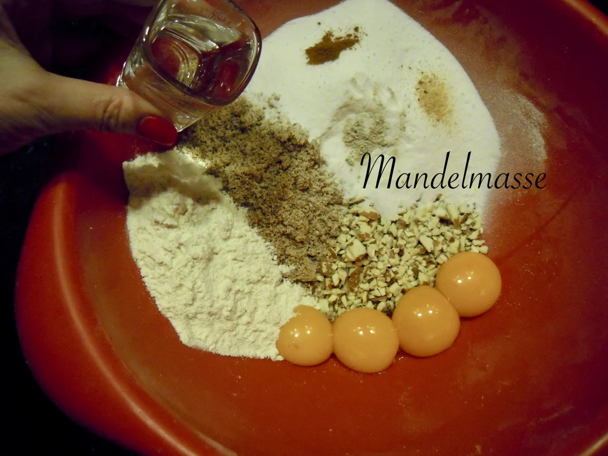 Ungarische Würfel mit Mandelgewürzteig - Rezept - Bild Nr. 4752