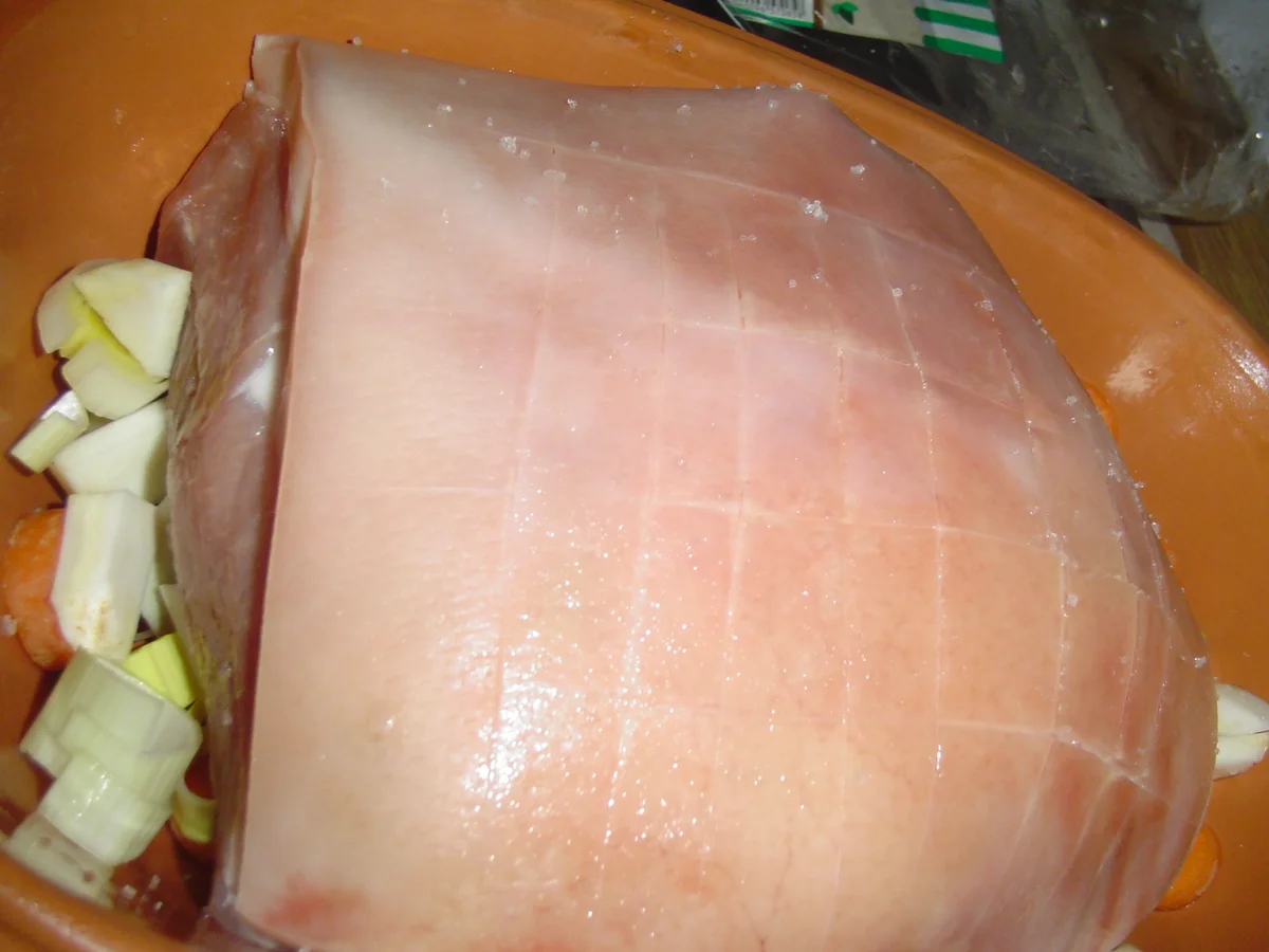 Rezept: Schweinebraten aus dem Römertopf Bild Nr. 3 Schweinebraten aus dem Römertopf - Rezept - Bild Nr. 3