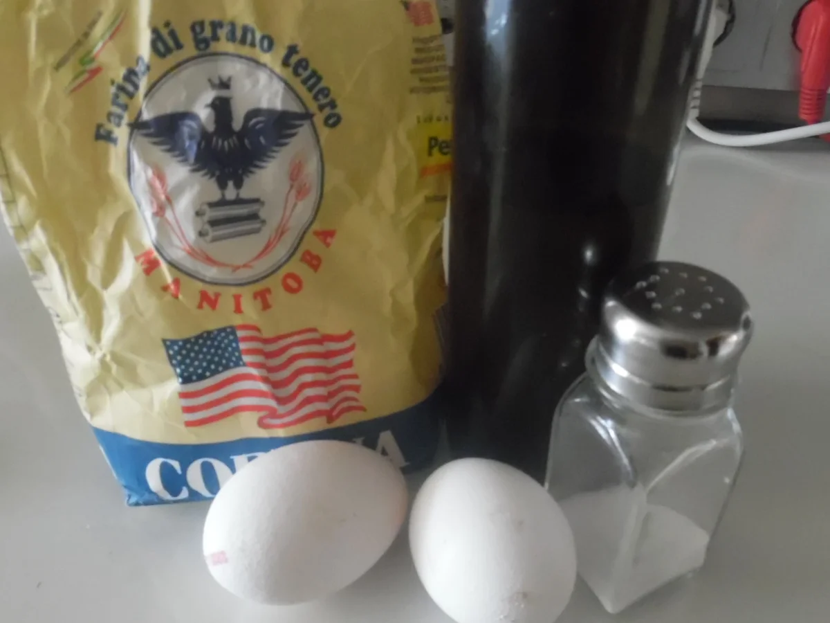 Cappellacci mit Ricotta-Parmesan-Füllung und Tomaten-Rahm-Soße - Rezept - Bild Nr. 4744