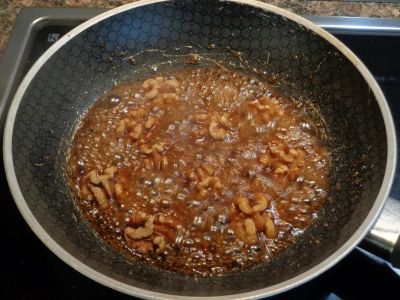 Glühwein-Panna Cotta mit Karamell-Gitter, Gewürz-Orangen auf Orangen-Zabaione ... - Rezept - Bild Nr. 4748