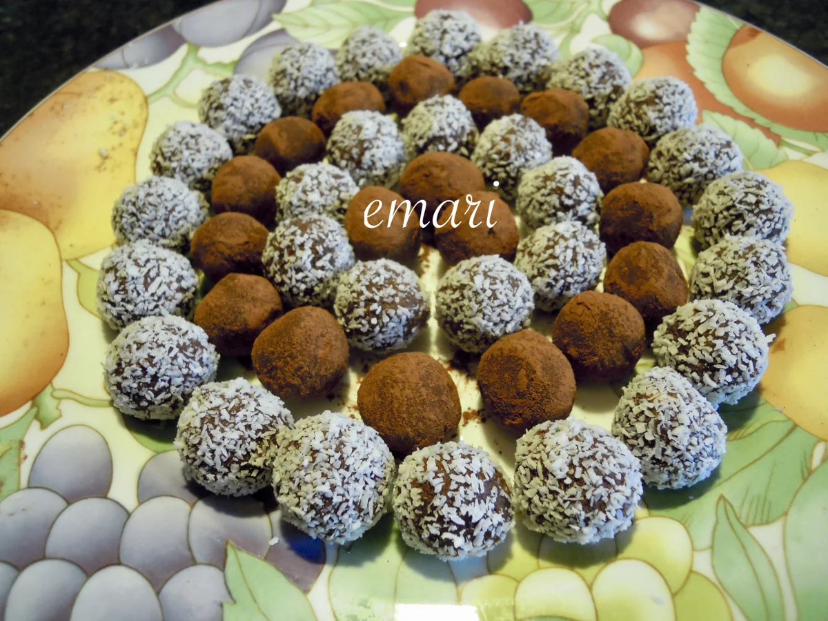 Rumkugeln mit Orangenlikör - Rosinen - Rezept - Bild Nr. 4739