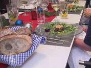 Zweierlei von der bayerischen Garnele an Wildkräutersalat - Rezept - Bild Nr. 2