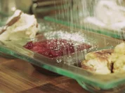 Duett vom Kaiserschmarrn mit Glühweinzwetschgen - Rezept - Bild Nr. 2