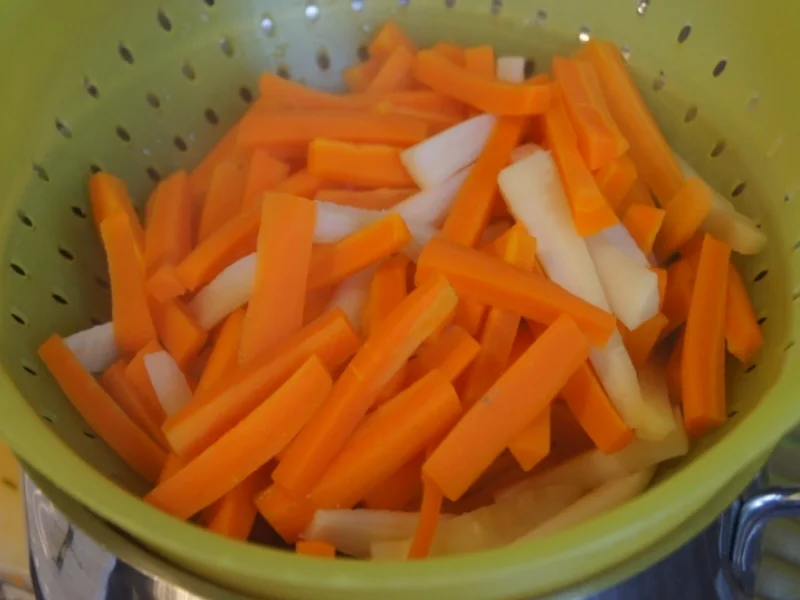 Knusper Schlemmer-Filet auf Möhren-Pastinaken-Gemüse - Rezept - Bild Nr. 4742