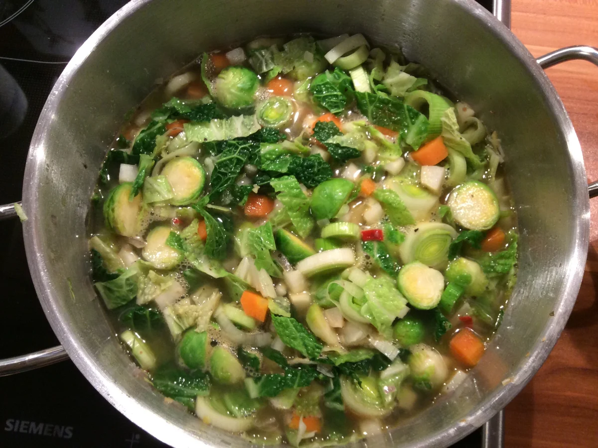 Minestrone mit Wintergemüse und Pesto - Rezept - Bild Nr. 4