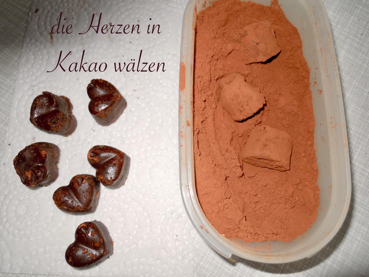 Cremige Haselnuß Schoko Herzen - einfach - von emari