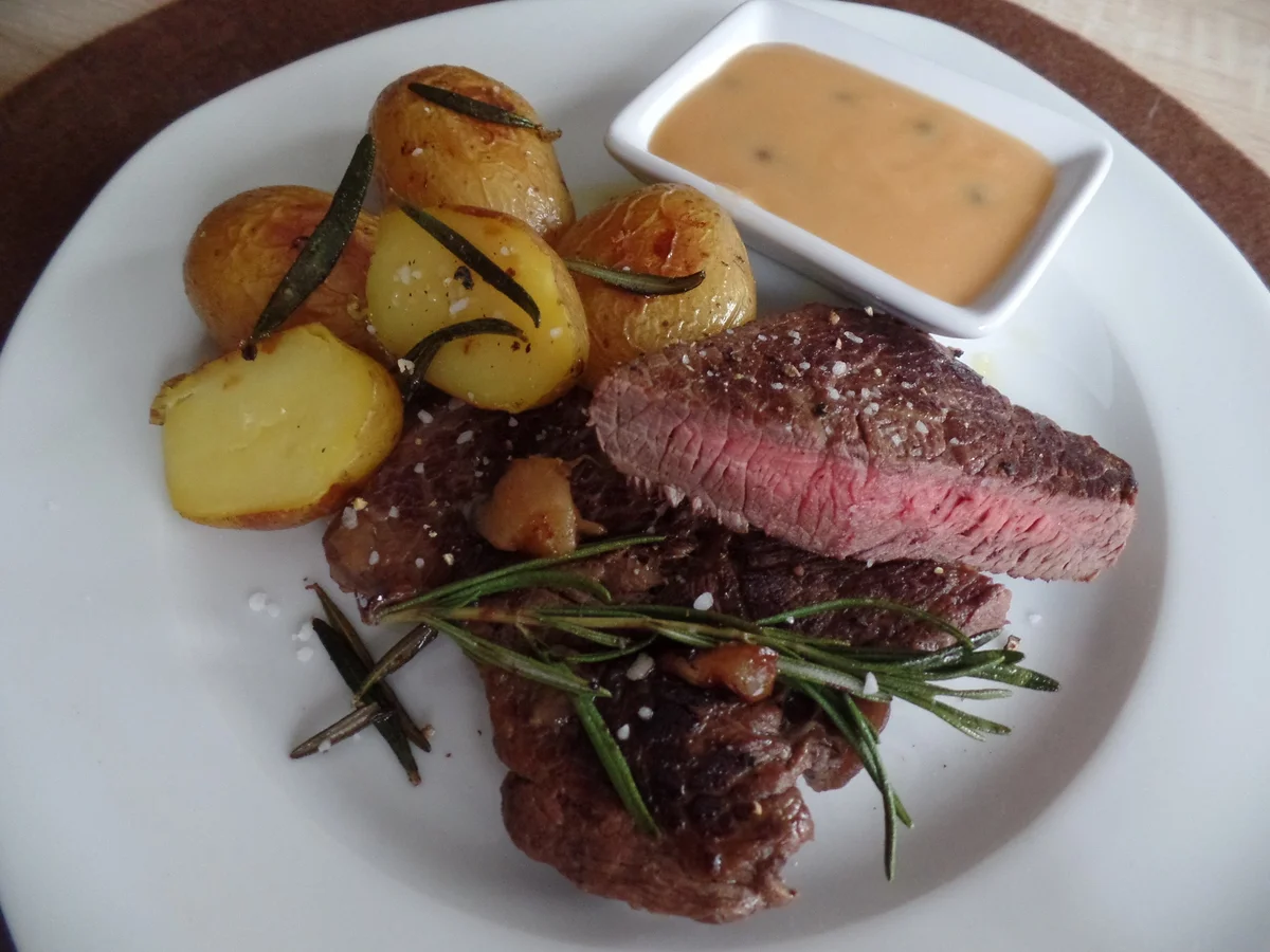 Rinderfilet mit Rosmarin-Kartöffelchen - Rezept - Bild Nr. 4755