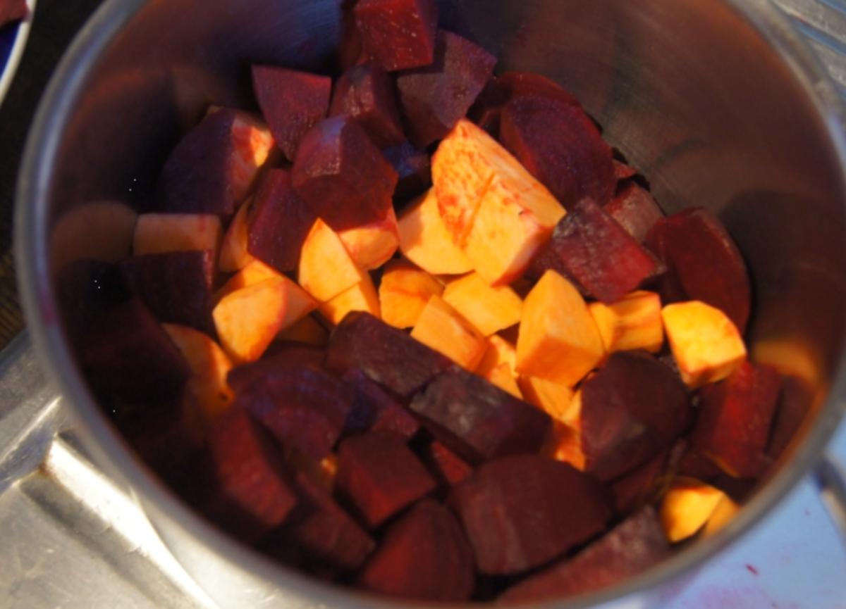 Falsches Hirn mit Rote-Bete-Süßkartoffel-Stampf und geschmorten Spitzkohl - Rezept - Bild Nr. 4785