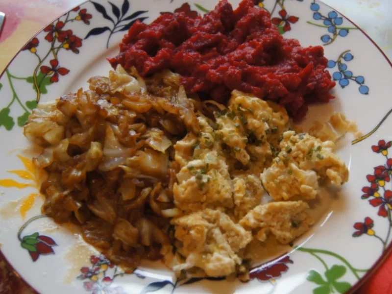 Falsches Hirn mit Rote-Bete-Süßkartoffel-Stampf und geschmorten Spitzkohl - Rezept - Bild Nr. 4794