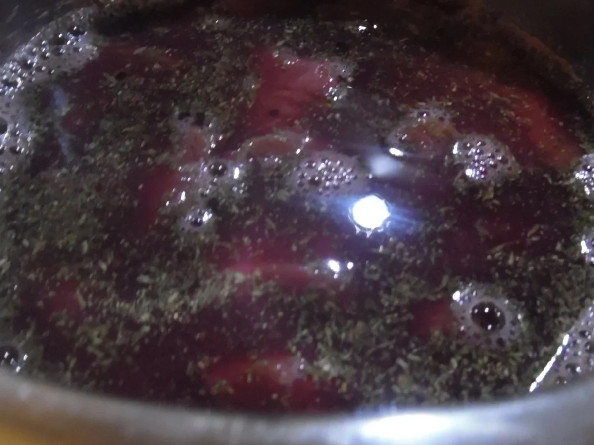 Rezept: Wildschwein-Gulasch mit Preiselbeer-Birne und Spätzle Bild Nr. 4804 Wildschwein-Gulasch mit Preiselbeer-Birne und Spätzle - Rezept - Bild Nr. 4804