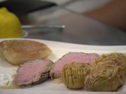 KALBSFILET mit geschmorten Birnen, Roquefortsauce und schwedischen Kartoffeln - Rezept - Bild Nr. 2