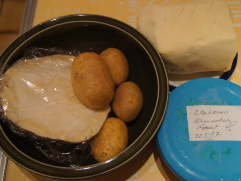 Kassler im Blätterteig mit Weißkraut böhmischer Art und Sellerie-Kartoffelstampf - Rezept - Bild Nr. 4813