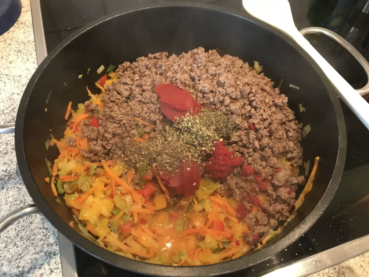 Rezept: Pikante Hackfleischsoße Bild Nr. 7 Pikante Hackfleischsoße - Rezept - Bild Nr. 7