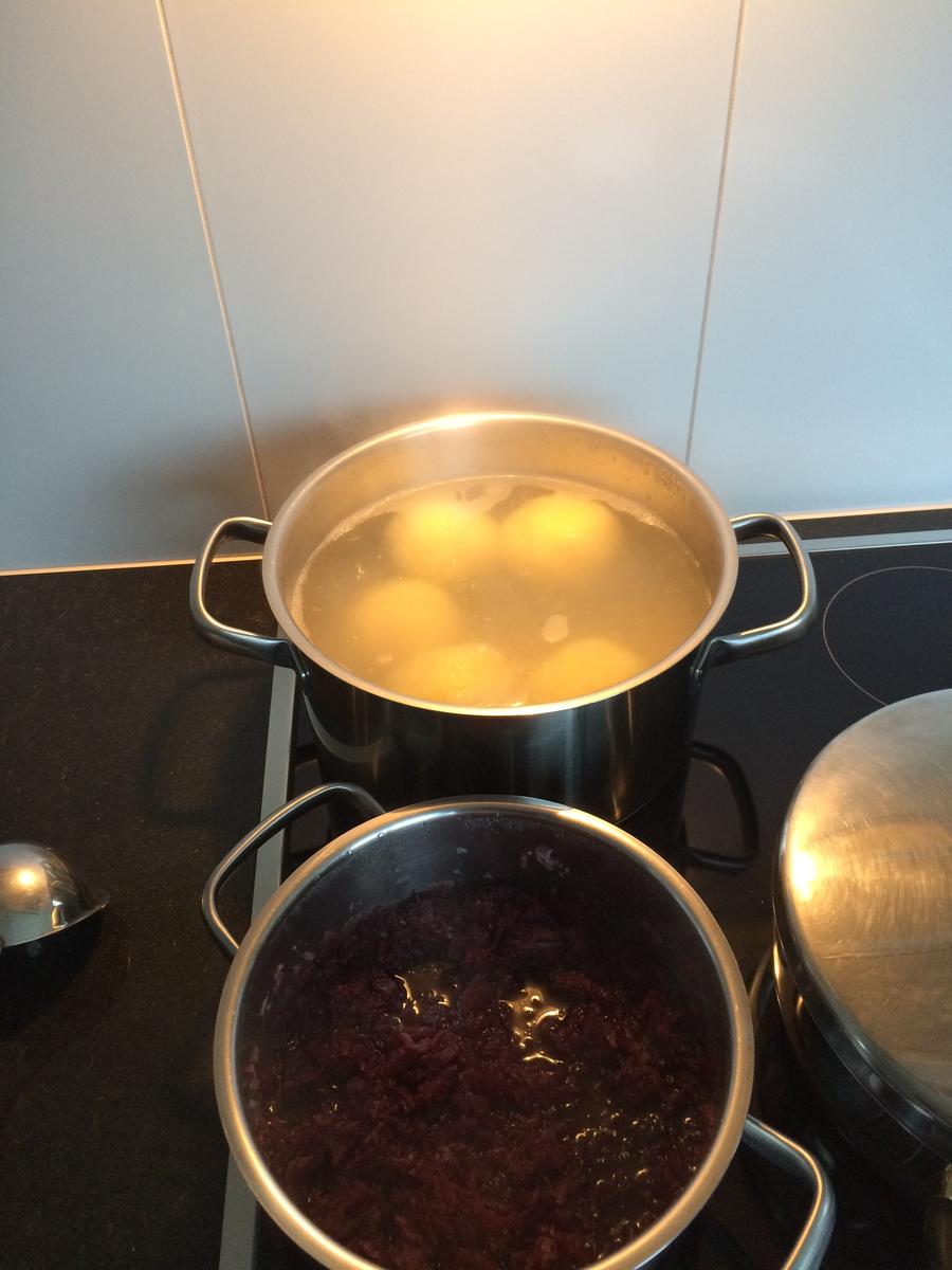 Gans mit Blaukraut und Knödel - Rezept - Bild Nr. 4826