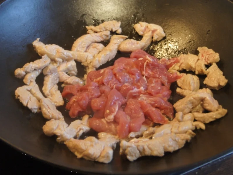 Rezept: Asiatisches Schweinefiletgeschnetzeltes mit Gemüse und gelben Basmatireis Bild Nr. 4824 Asiatisches Schweinefiletgeschnetzeltes mit Gemüse und gelben Basmatireis - Rezept - Bild Nr. 4824