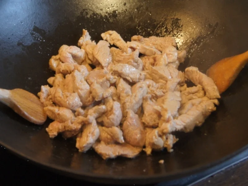 Rezept: Asiatisches Schweinefiletgeschnetzeltes mit Gemüse und gelben Basmatireis Bild Nr. 4825 Asiatisches Schweinefiletgeschnetzeltes mit Gemüse und gelben Basmatireis - Rezept - Bild Nr. 4825