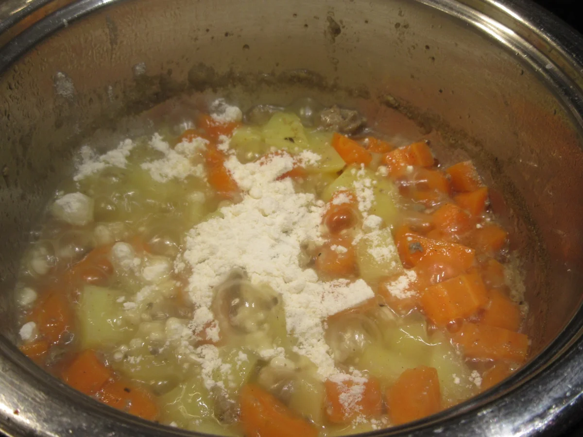 Fleisch: Tafelspitzschnitten mit sahnigem Bouillongemüse - Rezept - Bild Nr. 4823