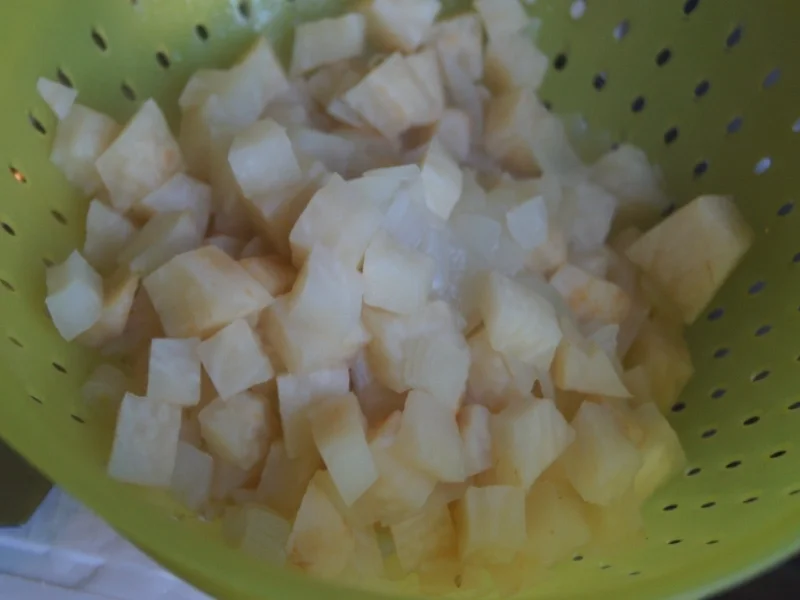 Honigwildlachsfilet mit Zuckerschoten und Selleriestampf - Rezept - Bild Nr. 4833