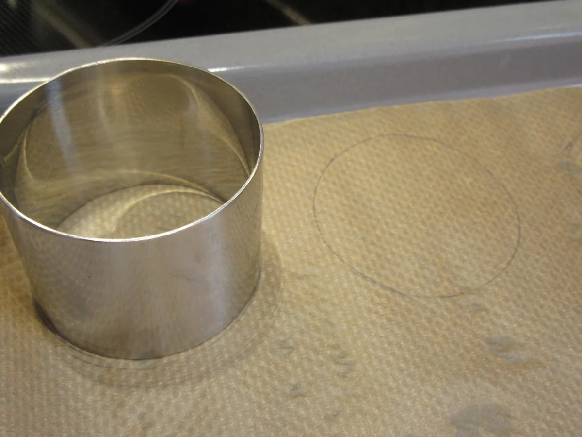 Dessert: Baiser mit Mangofüllung und allerlei Deko - Rezept - Bild Nr. 4830