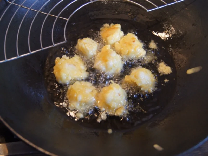 Rezept: Tempura mit Blumenkohlröschen, Champignons und Jogurt-Meerrettich-Dip Bild Nr. 4847 Tempura mit Blumenkohlröschen, Champignons und Jogurt-Meerrettich-Dip - Rezept - Bild Nr. 4847