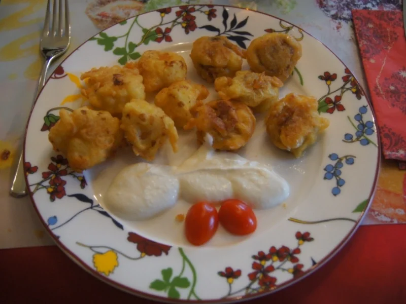 Rezept: Tempura mit Blumenkohlröschen, Champignons und Jogurt-Meerrettich-Dip Bild Nr. 4852 Tempura mit Blumenkohlröschen, Champignons und Jogurt-Meerrettich-Dip - Rezept - Bild Nr. 4852