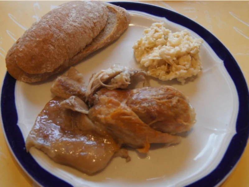 Eisbein mit Sahne-Apfel-Meerrettich und Bauernbrot - Rezept - Bild Nr. 2