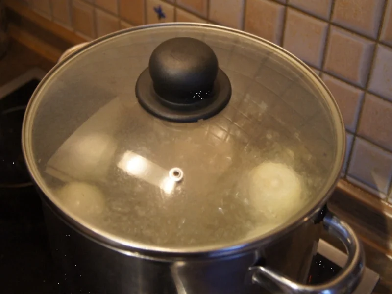 Eisbein mit Sahne-Apfel-Meerrettich und Bauernbrot - Rezept - Bild Nr. 5