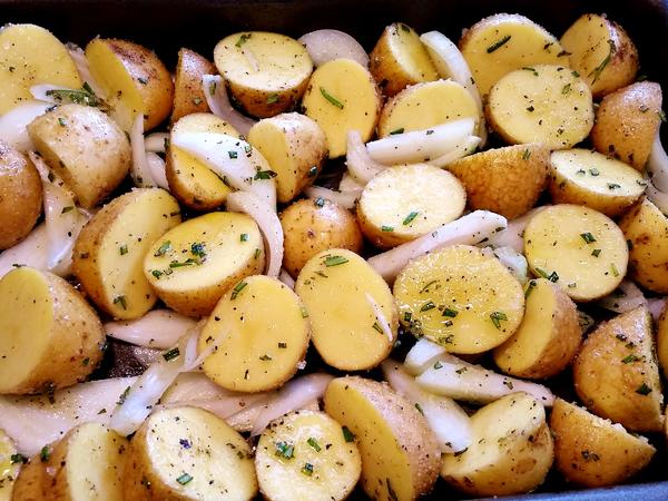 Rustikale Ofenkartoffeln - Rezept mit Bild - kochbar.de