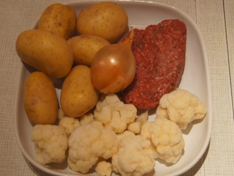 Rezept: Hackfleisch mit Blumenkohl und Kartoffelpilzen Bild Nr. 4861 Hackfleisch mit Blumenkohl und Kartoffelpilzen - Rezept - Bild Nr. 4861