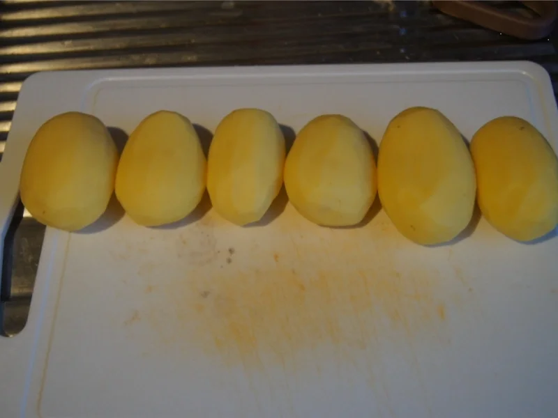 Rezept: Hackfleisch mit Blumenkohl und Kartoffelpilzen Bild Nr. 4870 Hackfleisch mit Blumenkohl und Kartoffelpilzen - Rezept - Bild Nr. 4870